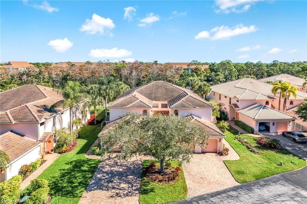 524 Lake Louise CIR # 504, NAPLES FL 34110-34