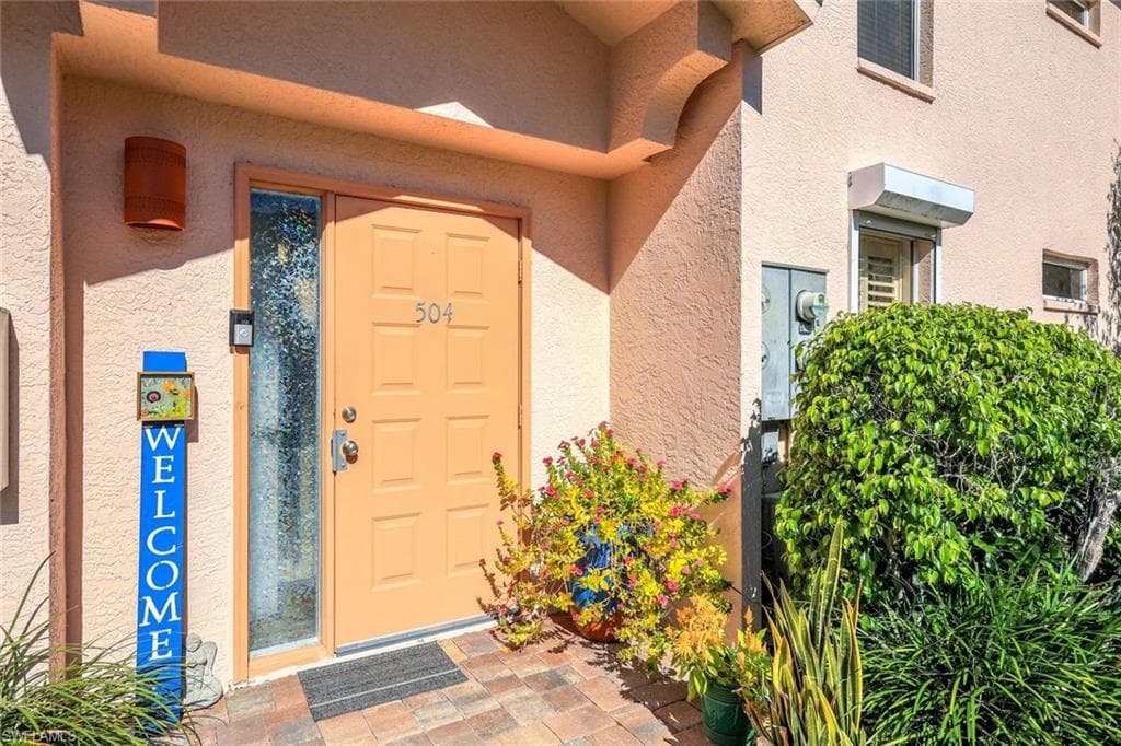 524 Lake Louise CIR # 504, NAPLES FL 34110-3