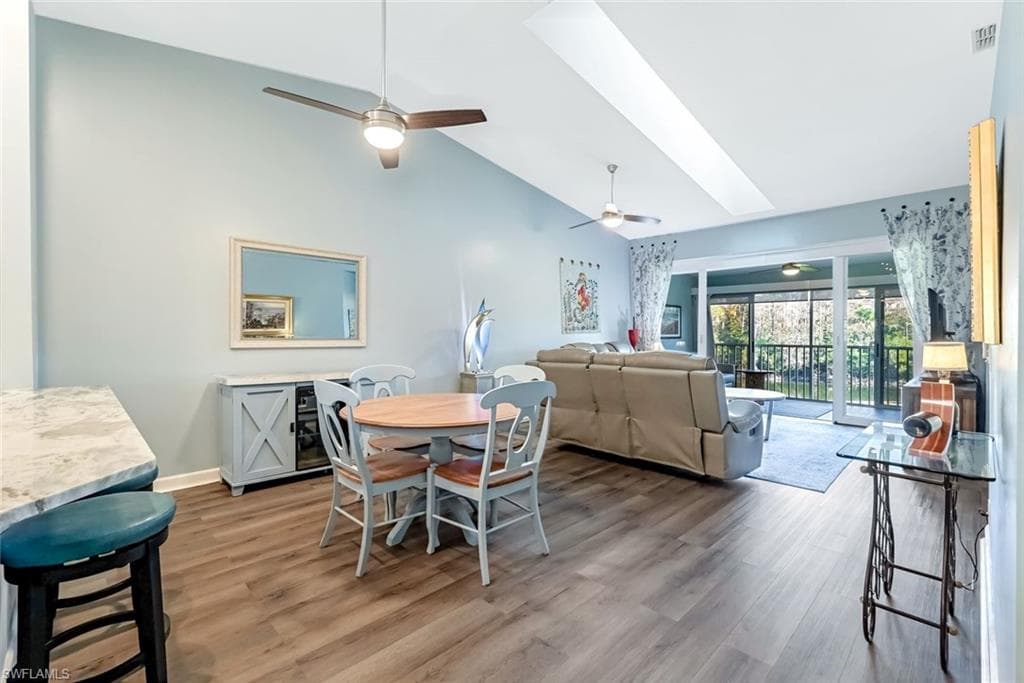 524 Lake Louise CIR # 504, NAPLES FL 34110-7