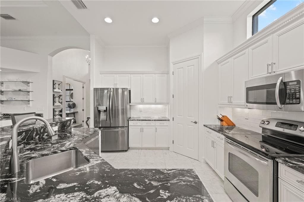 15855 Secoya Reserve CIR, NAPLES FL 34110-7