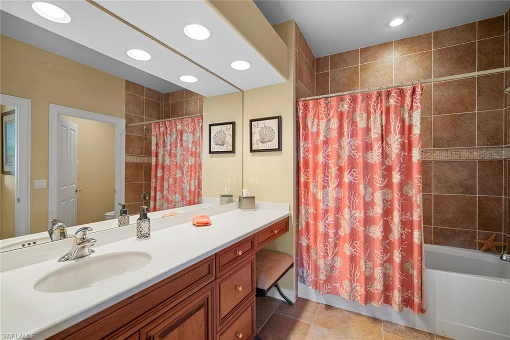 22212 Via Palazzo PL, ESTERO FL 33928-38