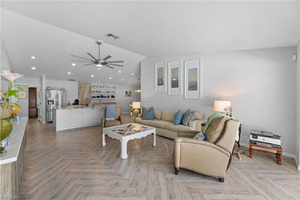 2467 Pine Woods CIR # 3, NAPLES FL 34105-16