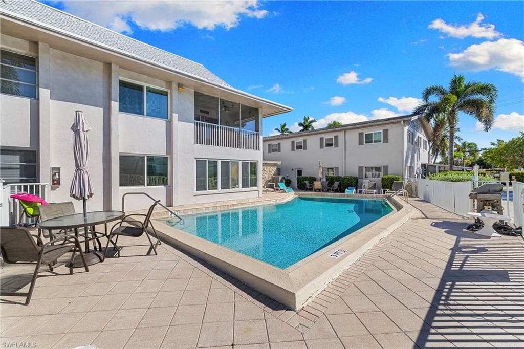 1686 Blue Point AVE # A1, NAPLES FL 34102-31