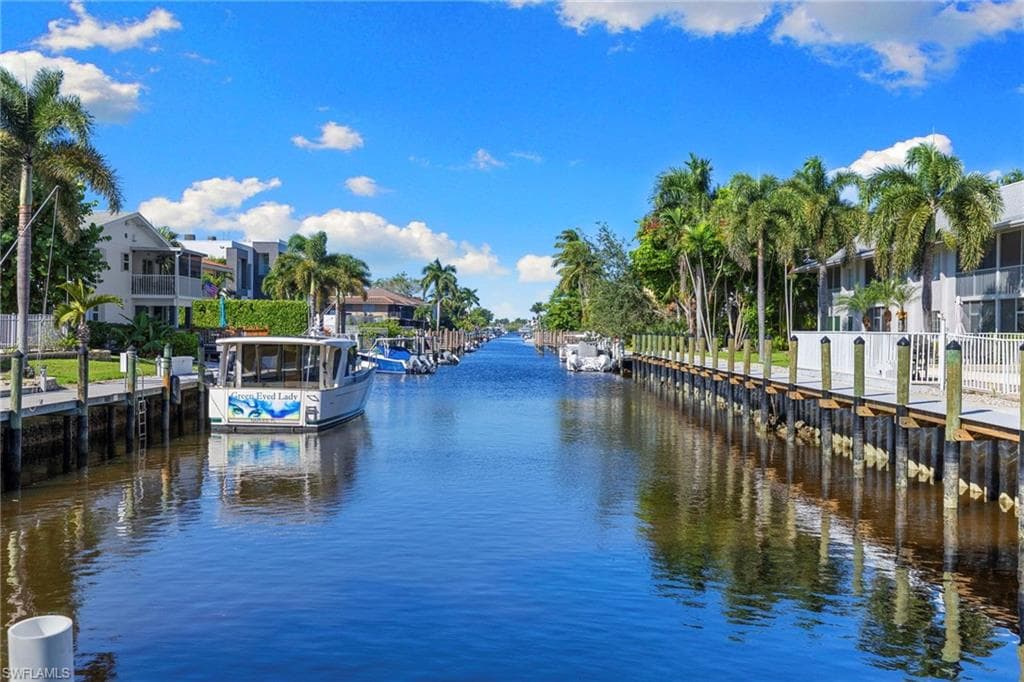 1686 Blue Point AVE # A1, NAPLES FL 34102-32