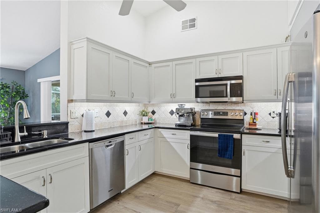 272 Johnnycake DR, NAPLES FL 34110-5