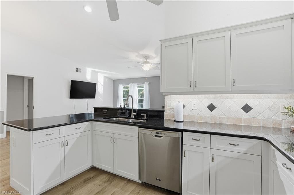 272 Johnnycake DR, NAPLES FL 34110-6