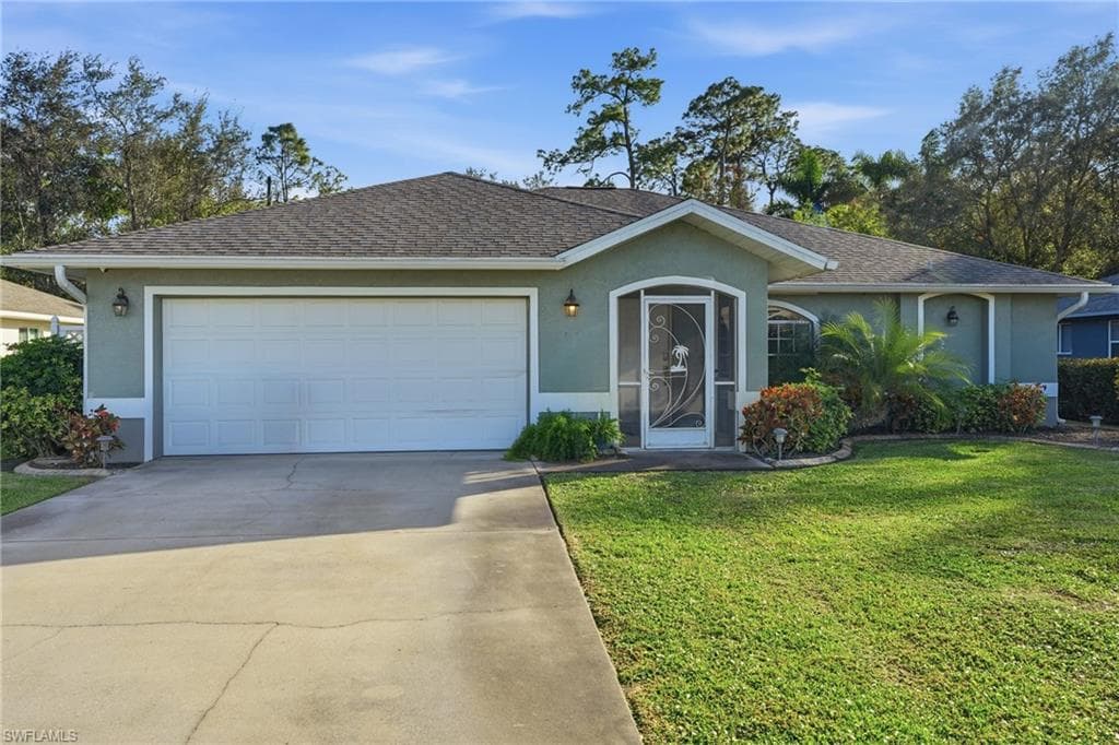 272 Johnnycake DR, NAPLES FL 34110-29