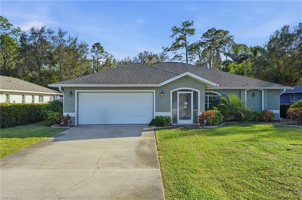 272 Johnnycake DR, NAPLES FL 34110-32