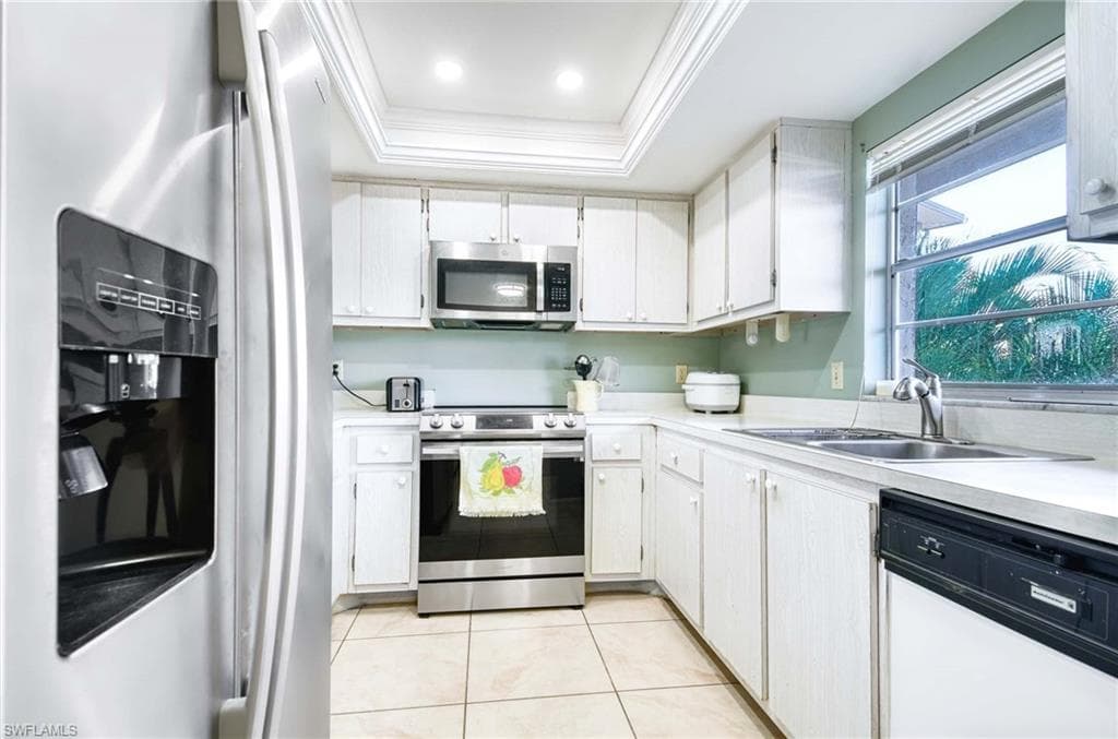 5483 Rattlesnake Hammock RD # 207, NAPLES FL 34113-6