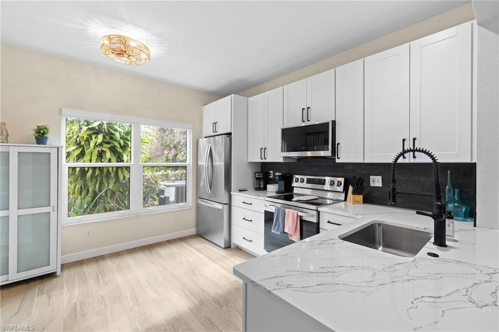 327 Emerald Bay CIR # W6, NAPLES FL 34110-11