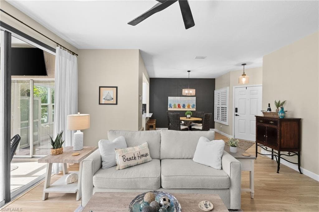 327 Emerald Bay CIR # W6, NAPLES FL 34110-4