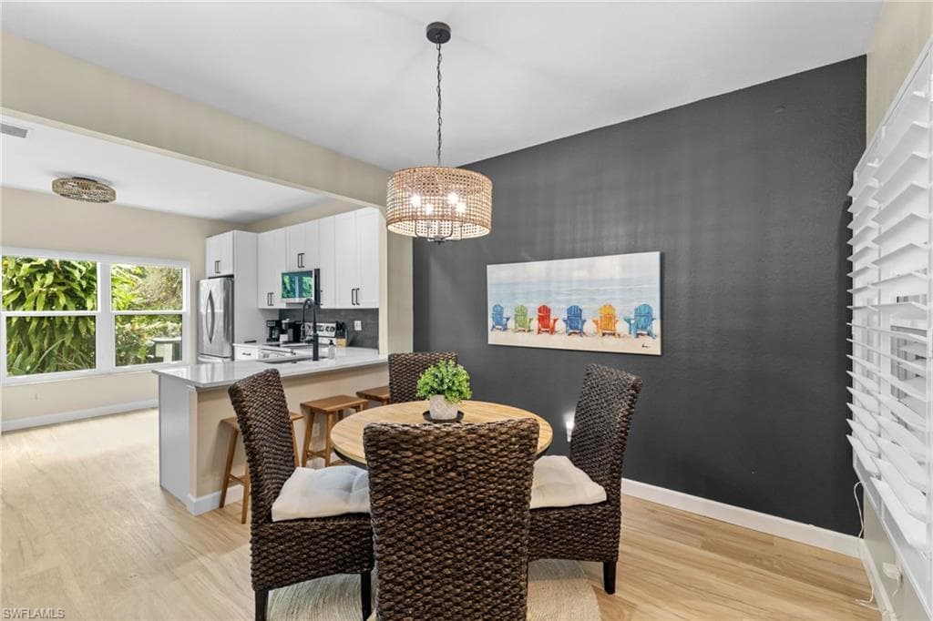 327 Emerald Bay CIR # W6, NAPLES FL 34110-8