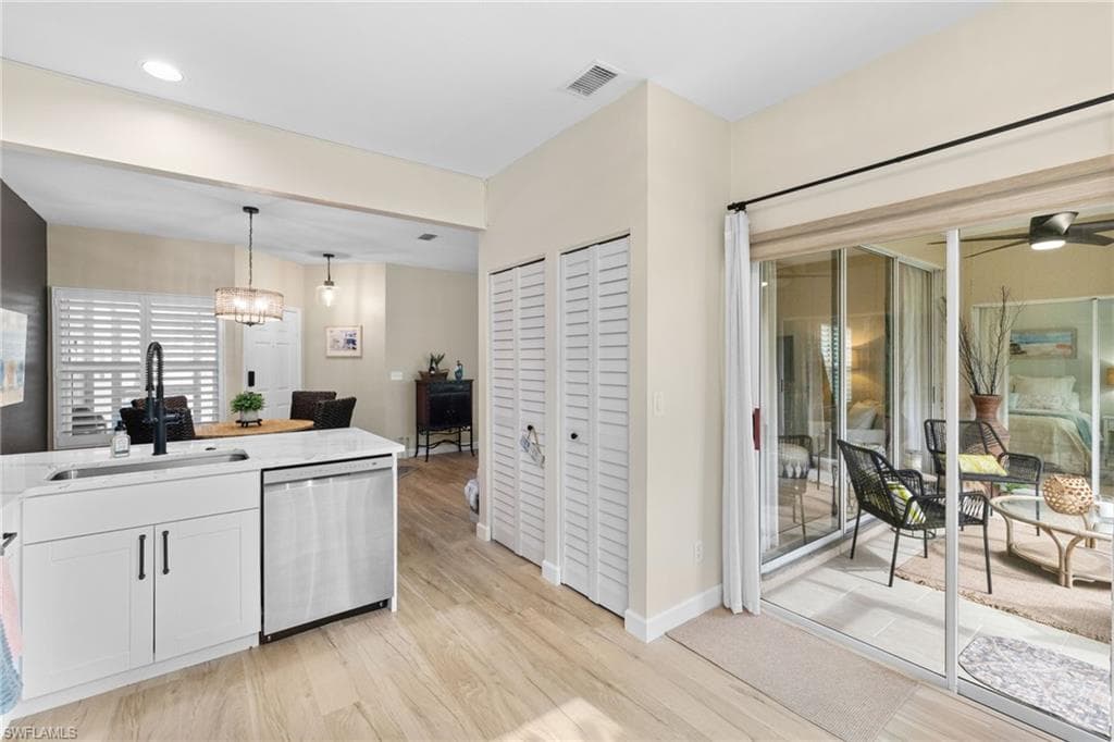 327 Emerald Bay CIR # W6, NAPLES FL 34110-14