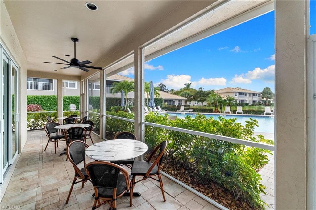 327 Emerald Bay CIR # W6, NAPLES FL 34110-34