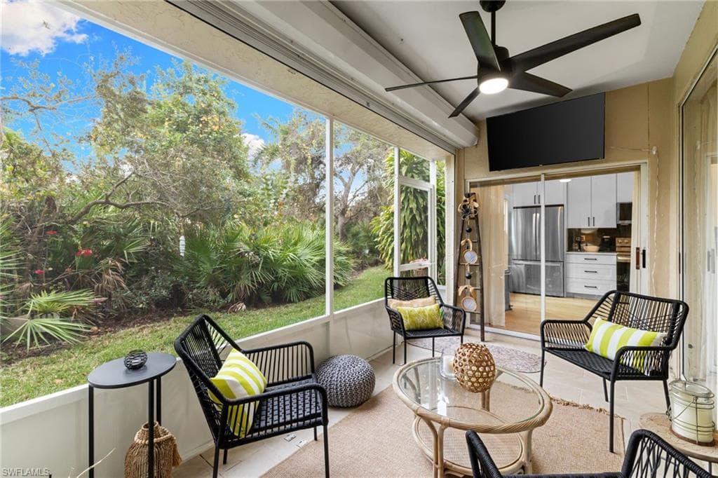 327 Emerald Bay CIR # W6, NAPLES FL 34110-24