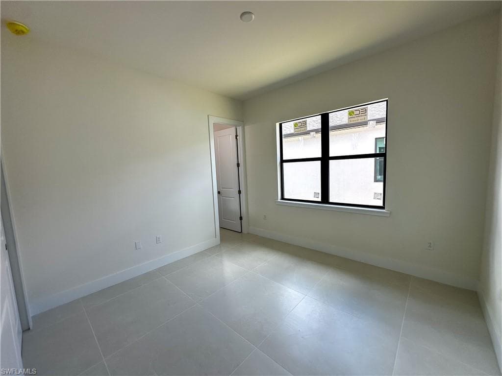 2480 Florida AVE-23