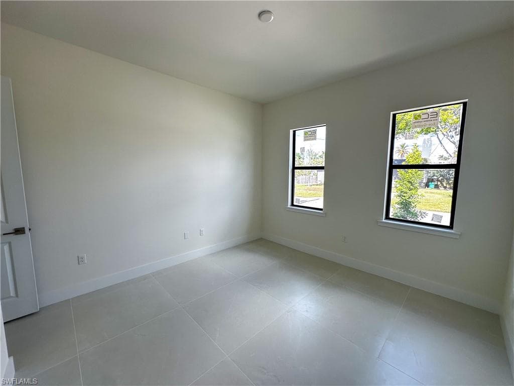 2480 Florida AVE-33