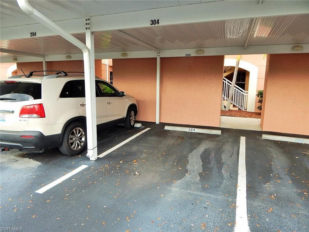 1113 Van Loon Commons CIR 304-15