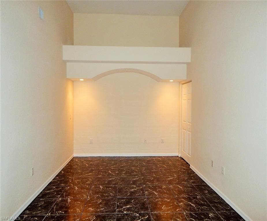 1113 Van Loon Commons CIR 304-6