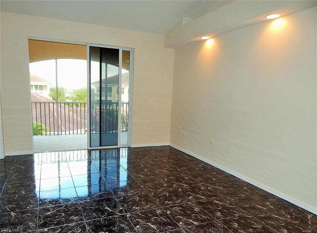 1113 Van Loon Commons CIR 304-7