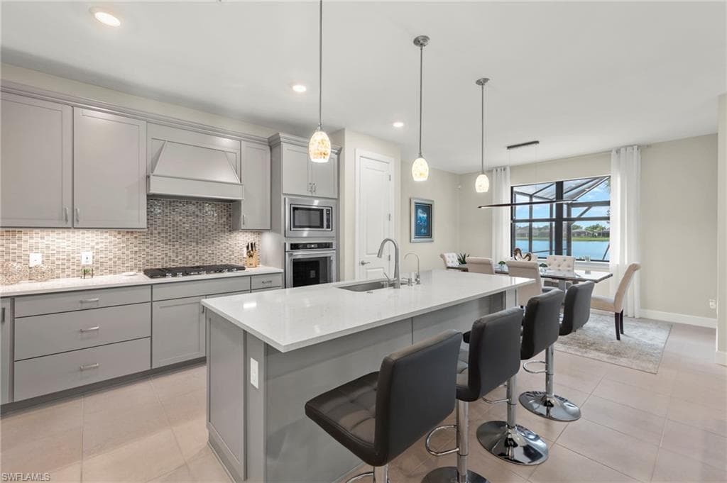 2147 Yellowfin CIR, NAPLES FL 34114-5