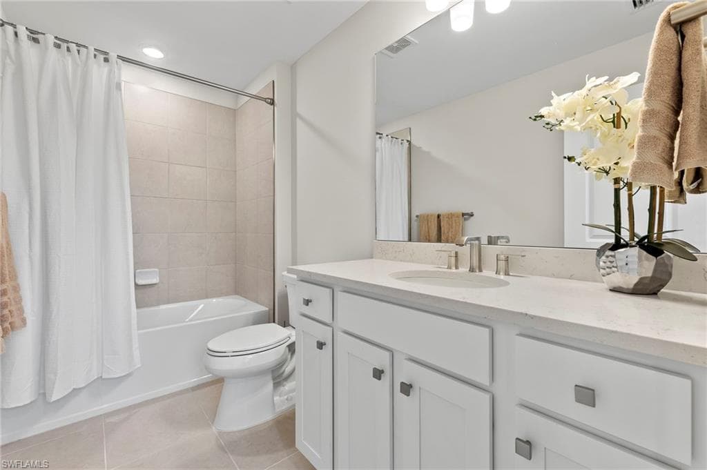 2147 Yellowfin CIR, NAPLES FL 34114-15