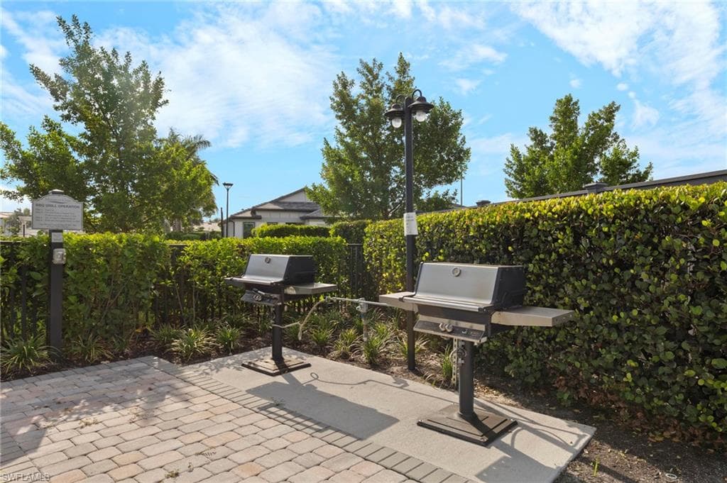 2147 Yellowfin CIR, NAPLES FL 34114-29