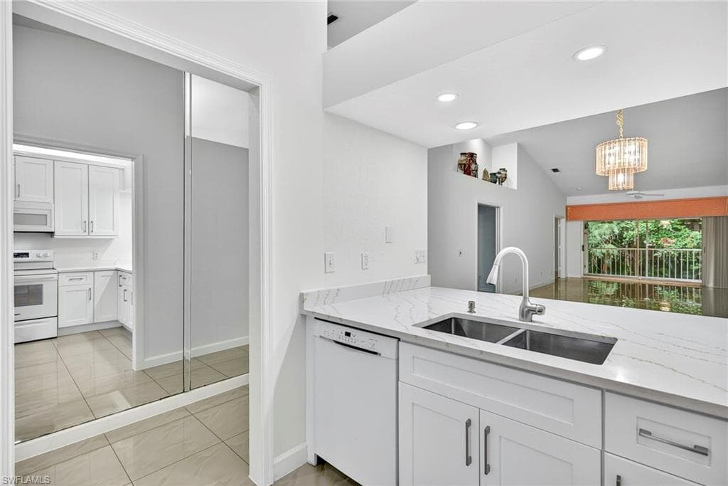 2325 Hidden Lake DR # 3802, NAPLES FL 34112-9
