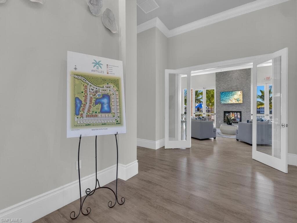 233 Indies DR E # 201, NAPLES FL 34114-45