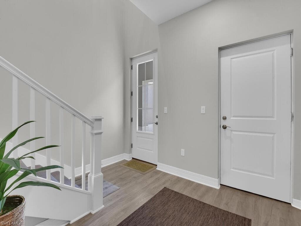 233 Indies DR E # 201, NAPLES FL 34114-31