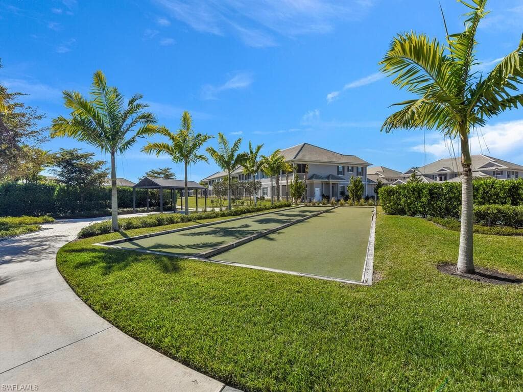 233 Indies DR E # 201, NAPLES FL 34114-48