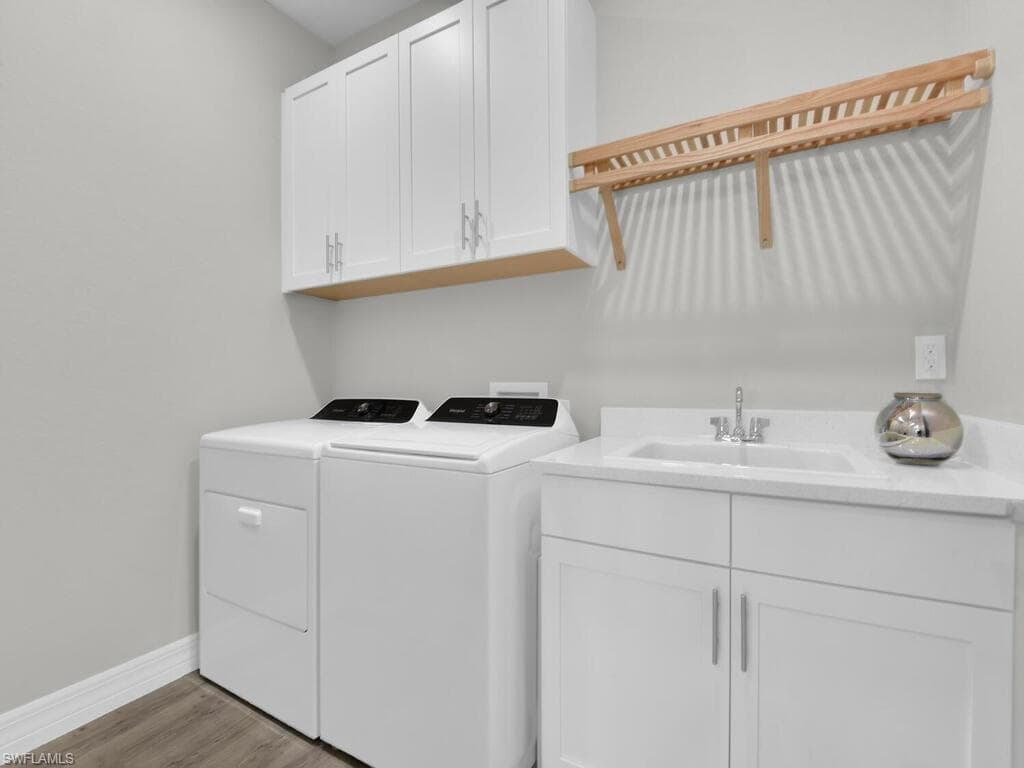 233 Indies DR E # 201, NAPLES FL 34114-29
