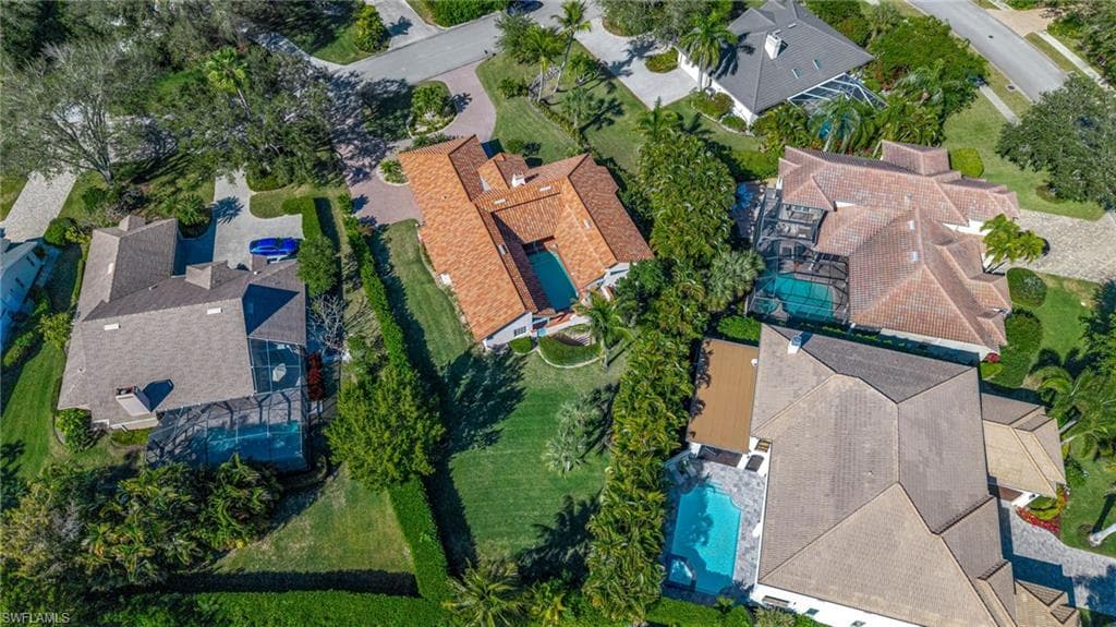 1930 Blackstone CIR, NAPLES FL 34109-27