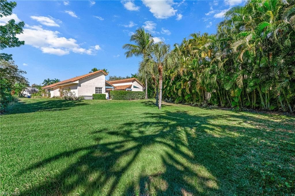 1930 Blackstone CIR, NAPLES FL 34109-23