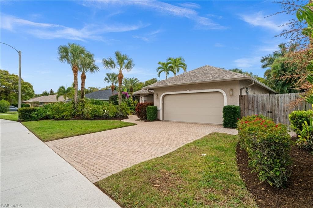 2440 River Reach DR, NAPLES FL 34104-45
