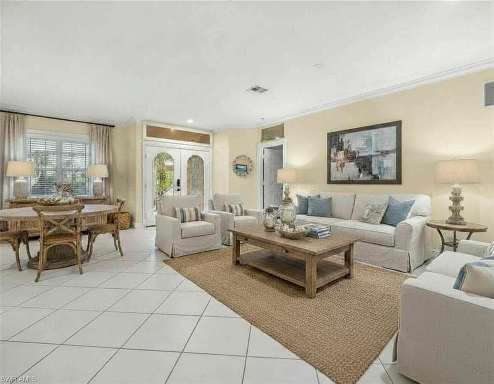2440 River Reach DR, NAPLES FL 34104-12