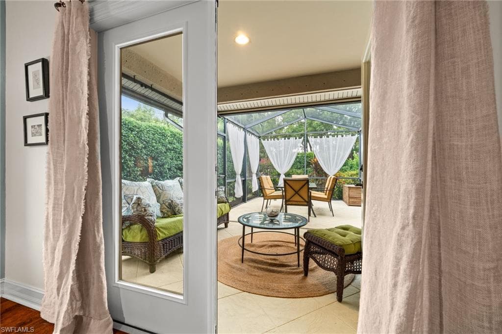 2440 River Reach DR, NAPLES FL 34104-33