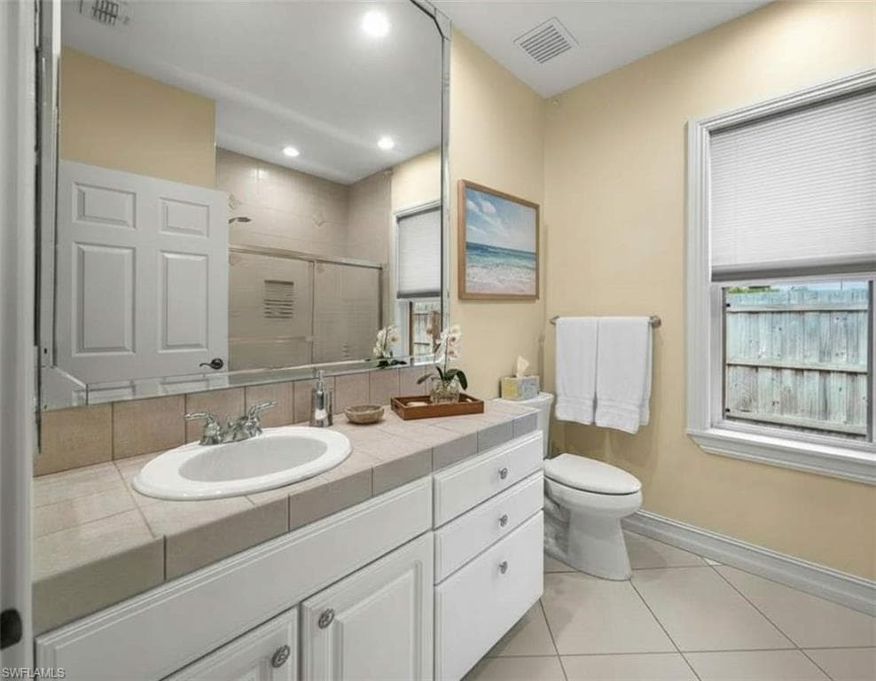 2440 River Reach DR, NAPLES FL 34104-39