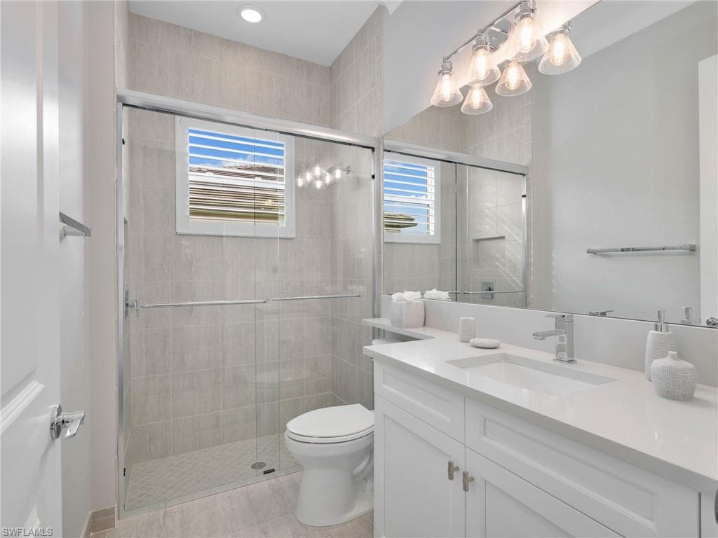 12056 Oleander AVE-21