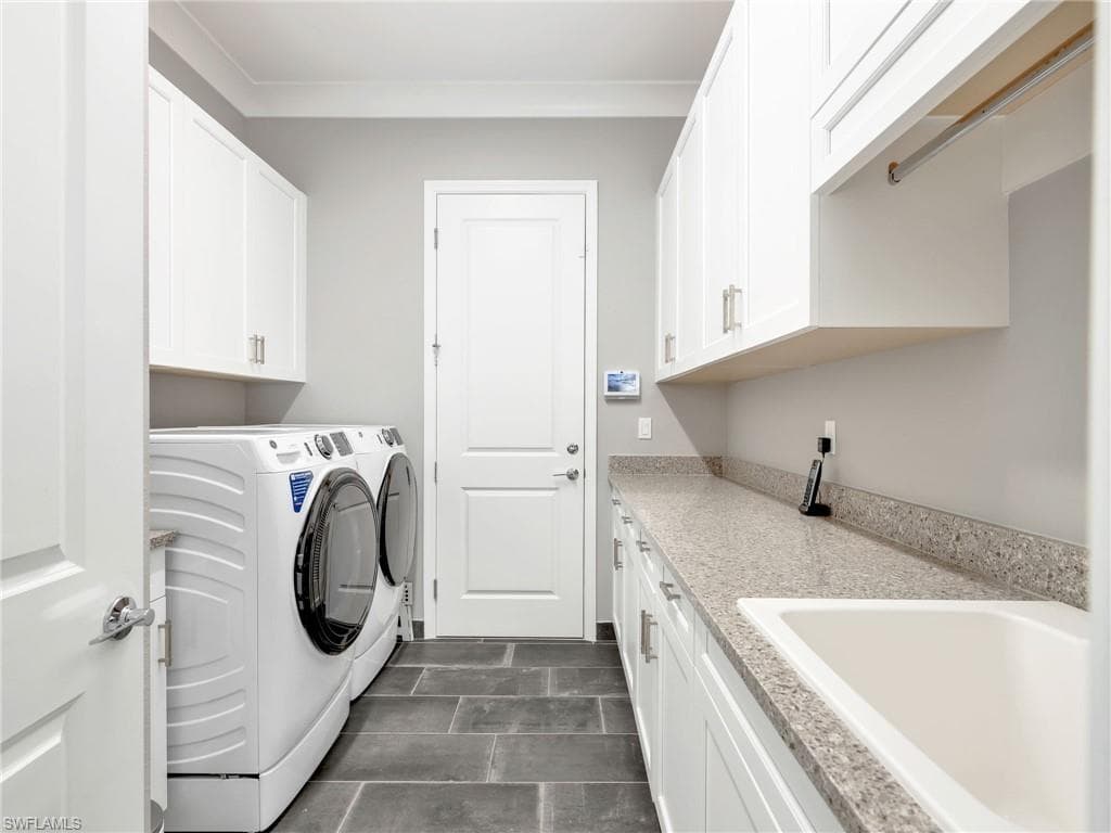 12056 Oleander AVE-34
