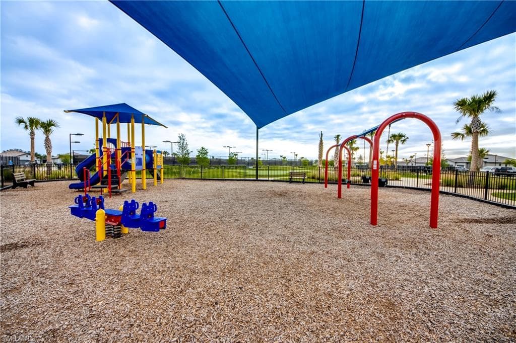 14274 Pine Lodge LN, FORT MYERS FL 33913-42