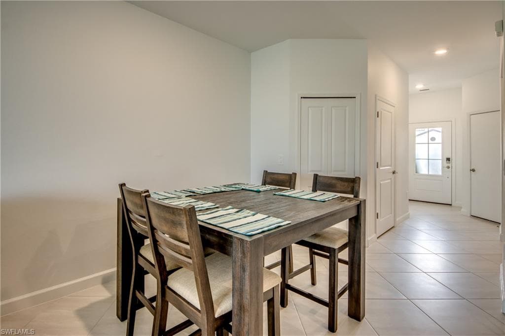 14274 Pine Lodge LN, FORT MYERS FL 33913-7