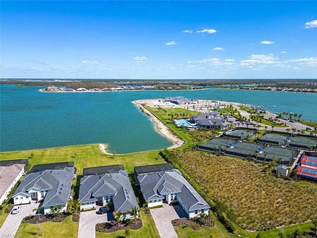 18789 Wildblue BLVD, FORT MYERS FL 33913-3