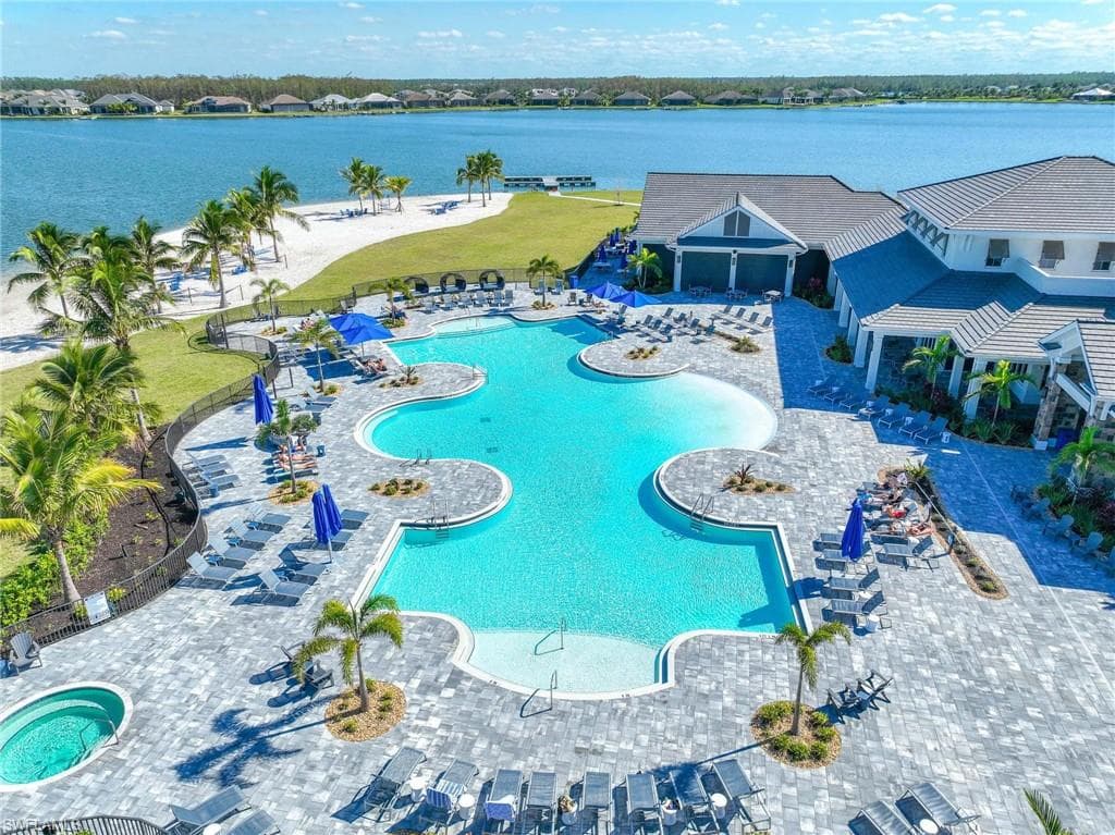 18789 Wildblue BLVD, FORT MYERS FL 33913-24
