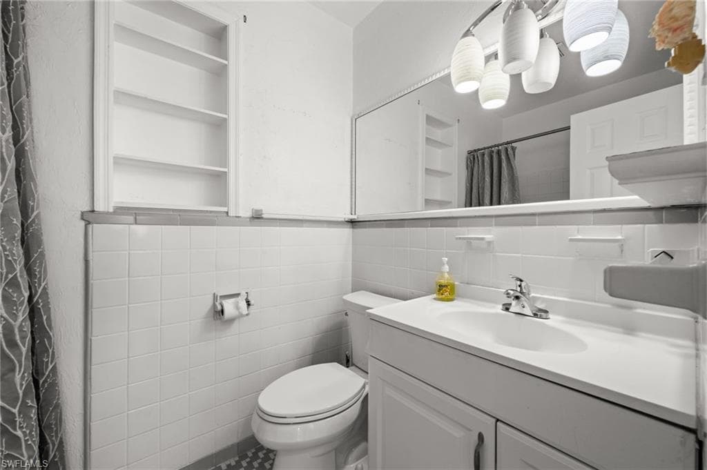 715 10th ST N, NAPLES FL 34102-12