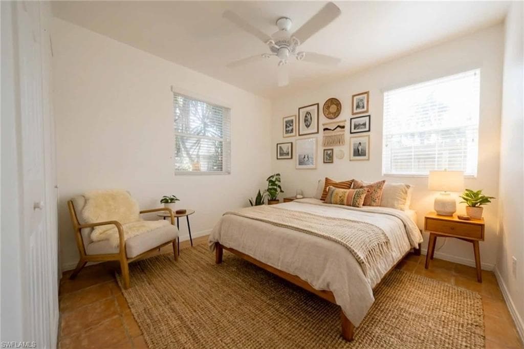 715 10th ST N, NAPLES FL 34102-11