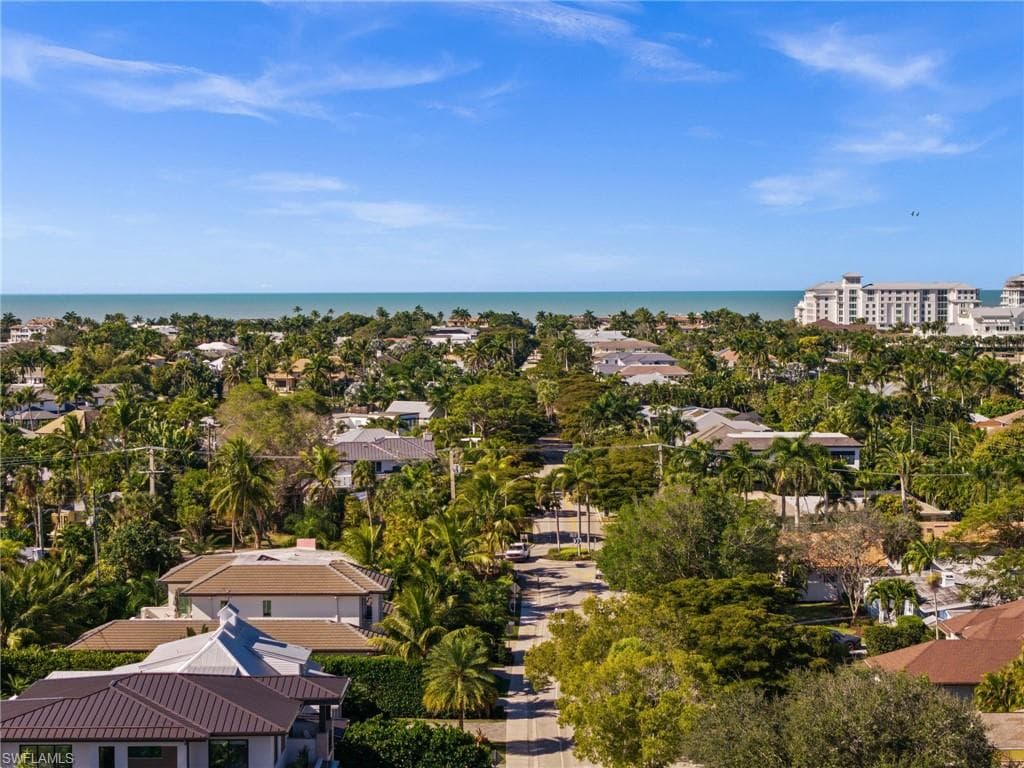 715 10th ST N, NAPLES FL 34102-31