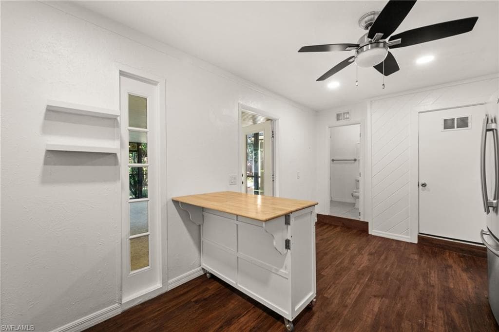 715 10th ST N, NAPLES FL 34102-9