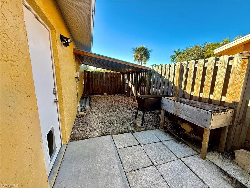 10192 Shade Tree CT, BONITA SPRINGS FL 34135-25