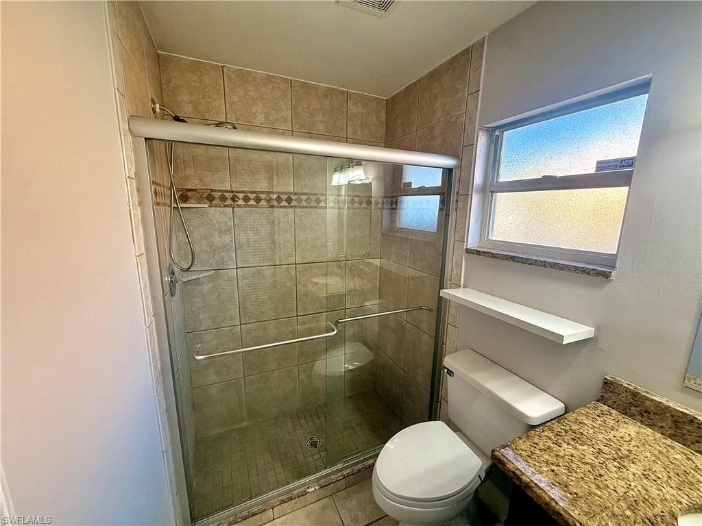 10192 Shade Tree CT, BONITA SPRINGS FL 34135-19